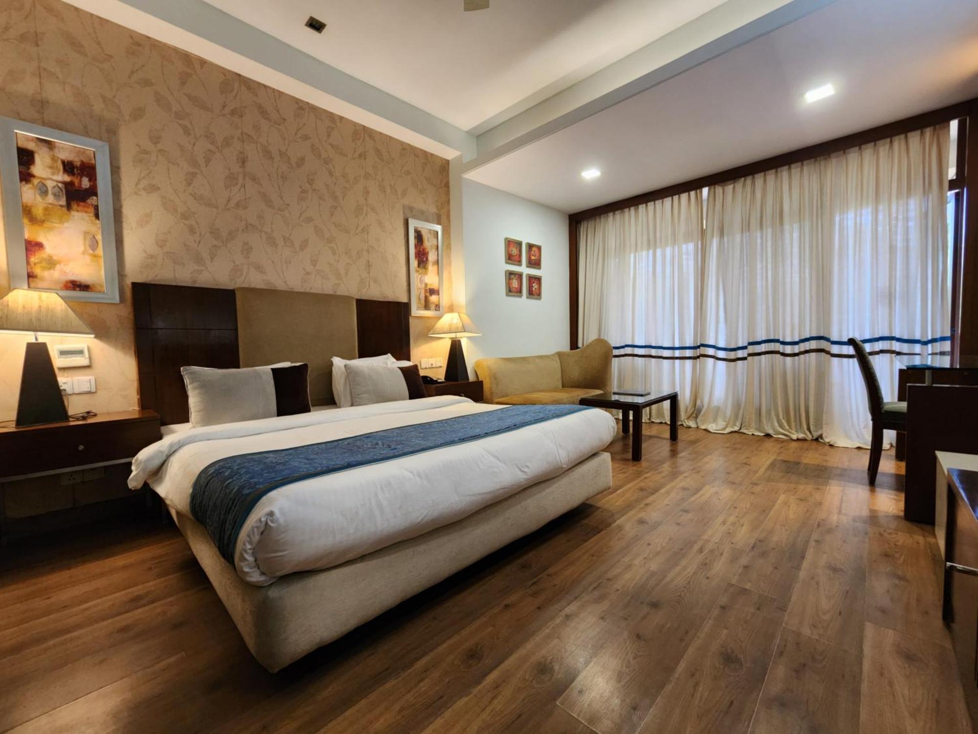 Hotel Royal Ark - 카사울리 외부 사진